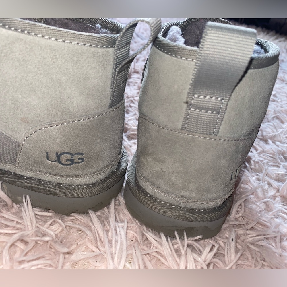 PERFECT UGGS. - Picture 3 of 4